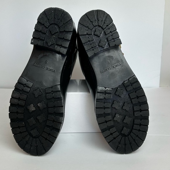 NWOT Vince Camuto Women’s 8m Black Rubber Boots Mid Calf Gold Hardware - Picture 11 of 12